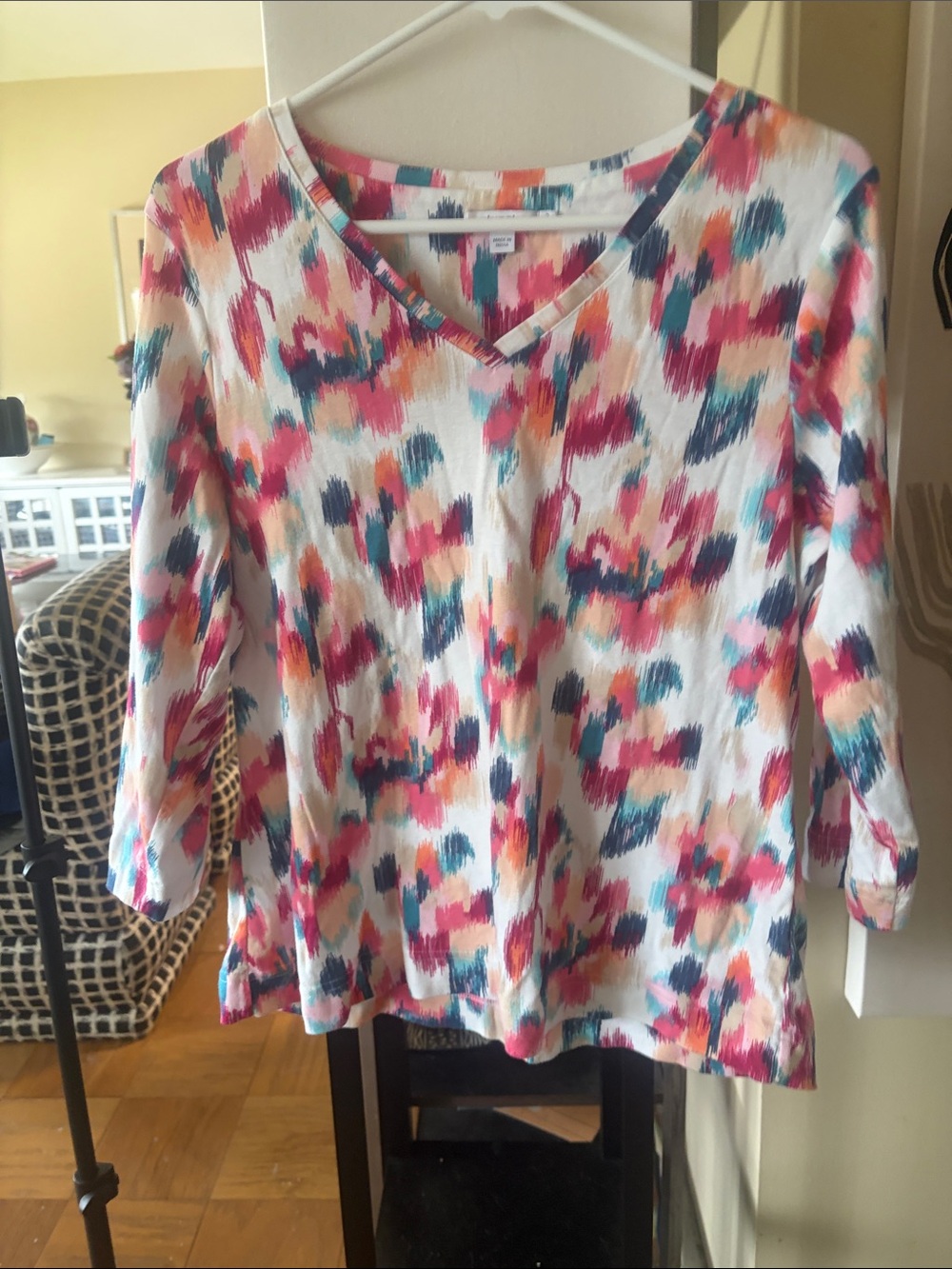 Chico's V-Neck Tunic in White with Pink, Coral, Teal & Navy Brushstroke Print